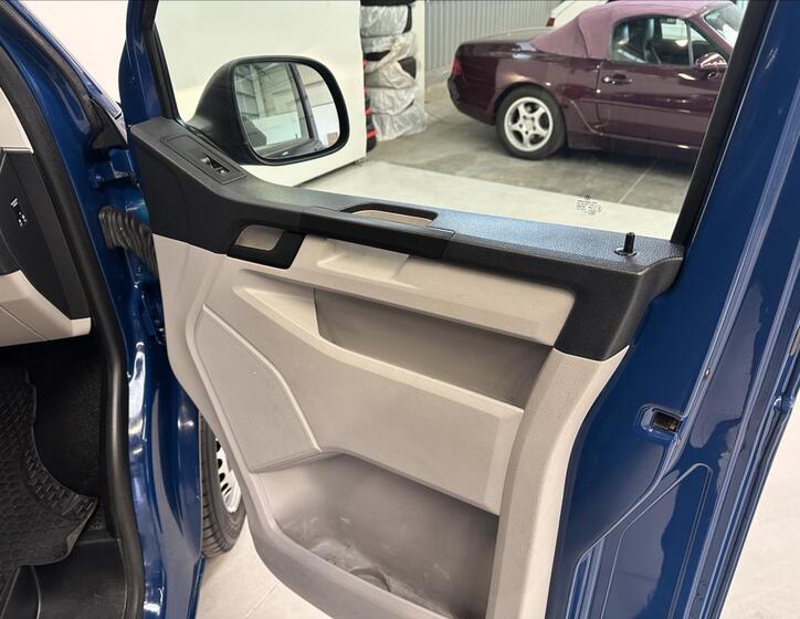 Volkswagen Transporter 16