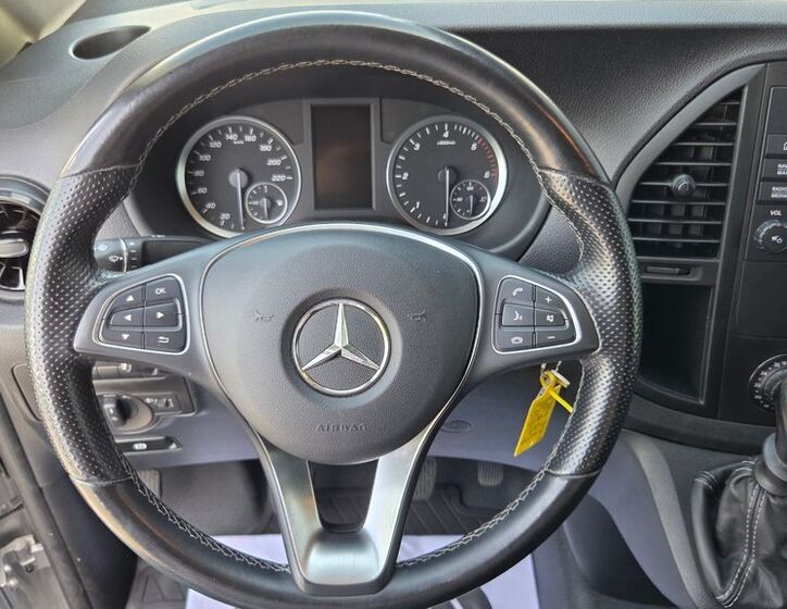 Mercedes-Benz Vito 10