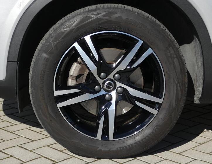 Volvo XC40 22