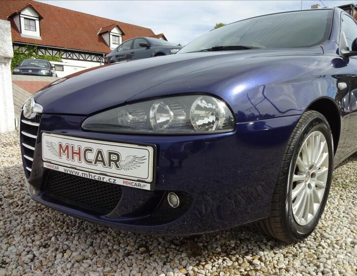 Alfa Romeo 147 12
