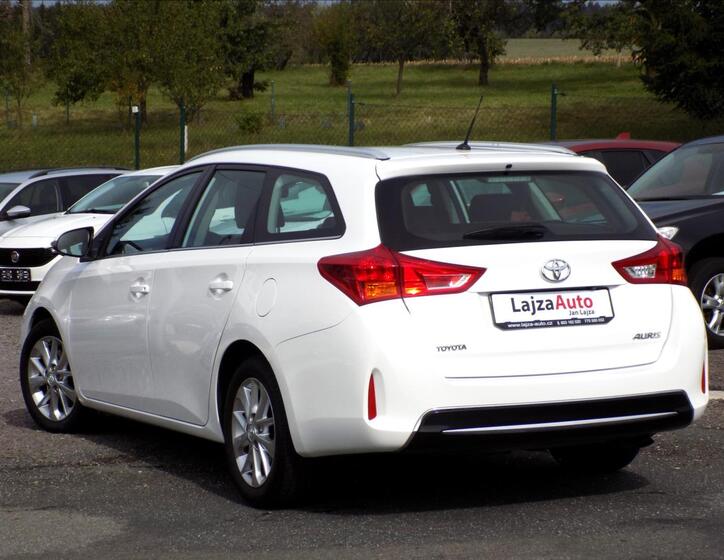 Toyota Auris 7