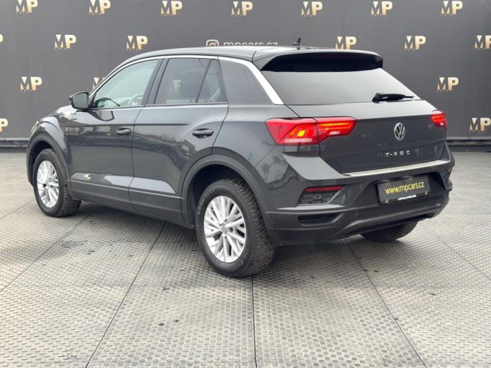 Volkswagen T-Roc 6