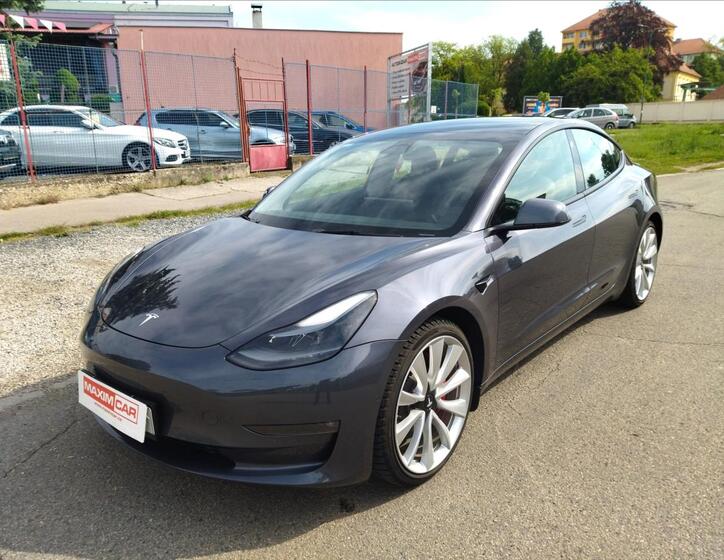 Tesla Model 3 1