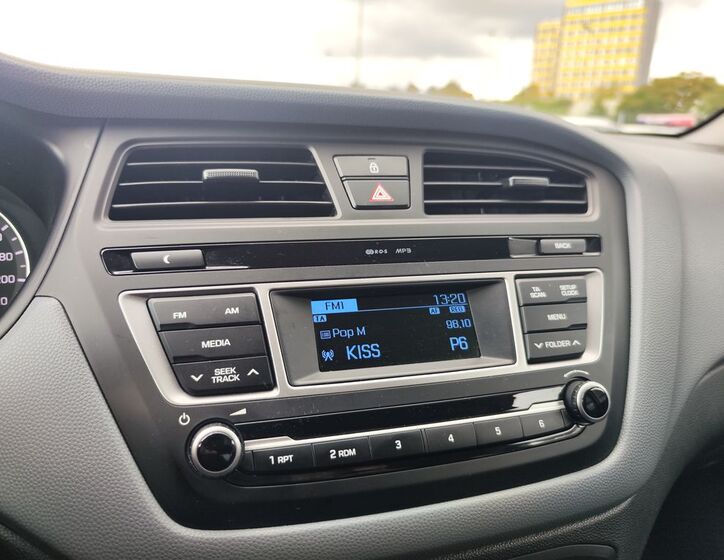 Hyundai i20 15