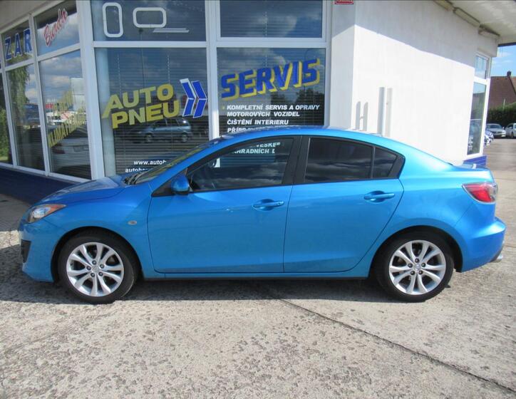 Mazda 3 8
