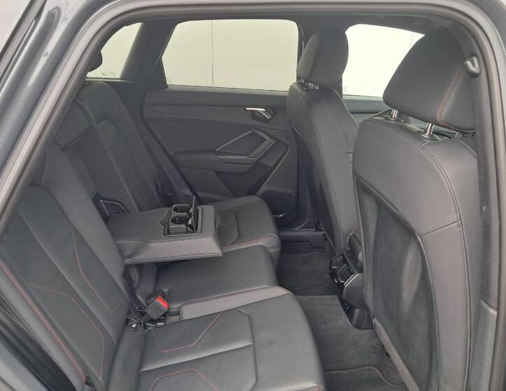 Audi Q3 23
