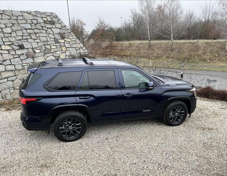 Toyota Sequoia 8