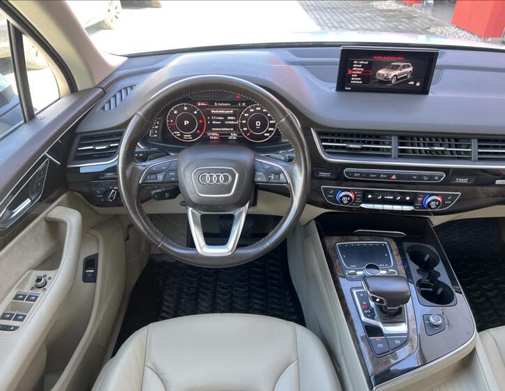 Audi Q7 9