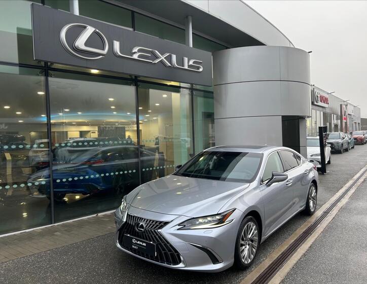 Lexus ES 300h 1