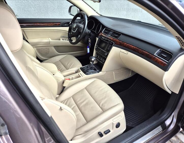 Škoda Superb 22