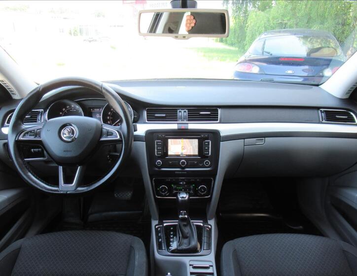 Škoda Superb 9