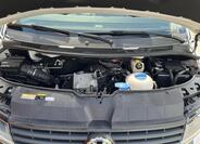 Volkswagen Caravelle 32