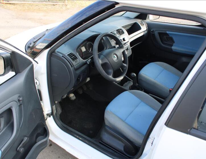 Škoda Roomster 9