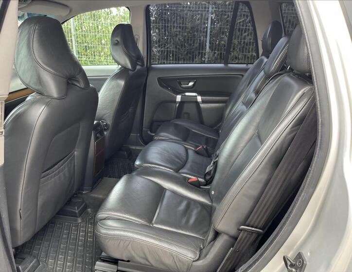 Volvo XC90 13