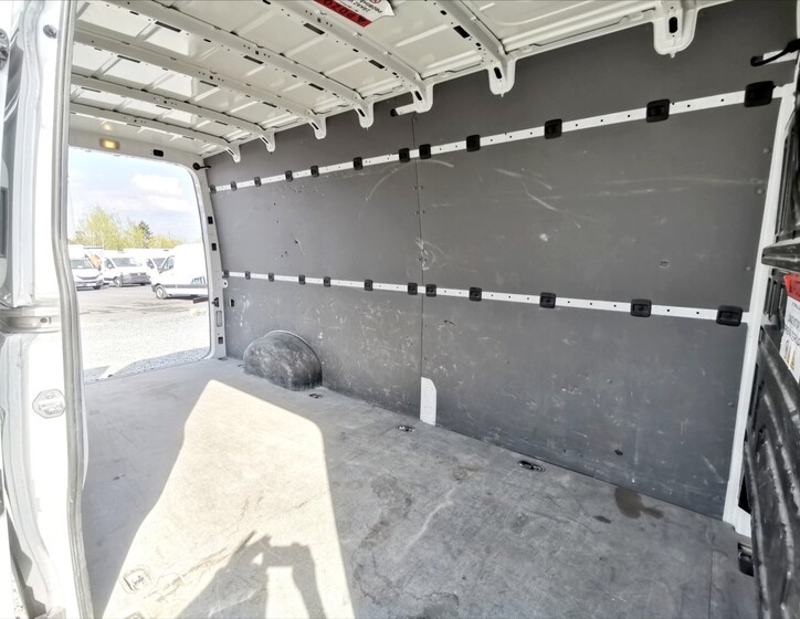 Volkswagen Crafter 18