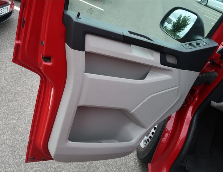 Volkswagen Transporter 9