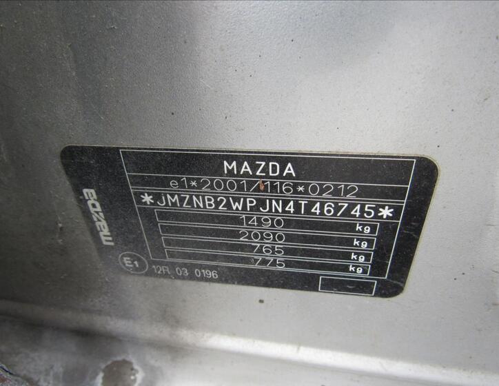 Mazda 2 23