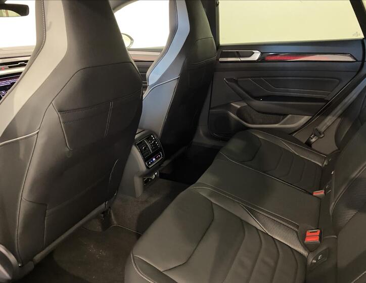 Volkswagen Arteon 6