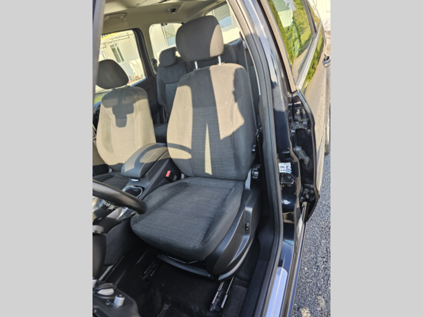 Ford Galaxy 11