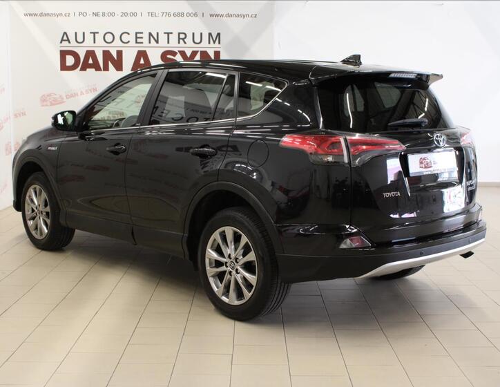 Toyota RAV4 6