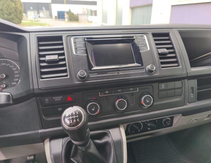 Volkswagen Transporter 22