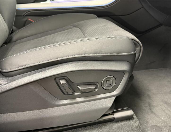 Audi Q7 23