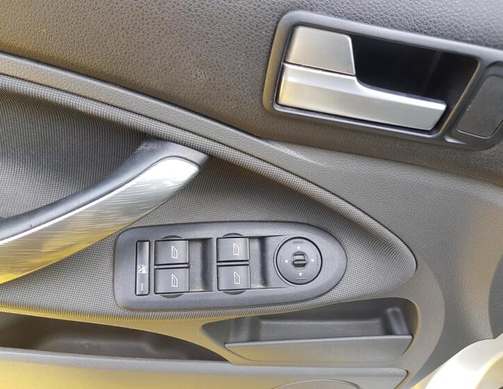 Ford C-MAX 14