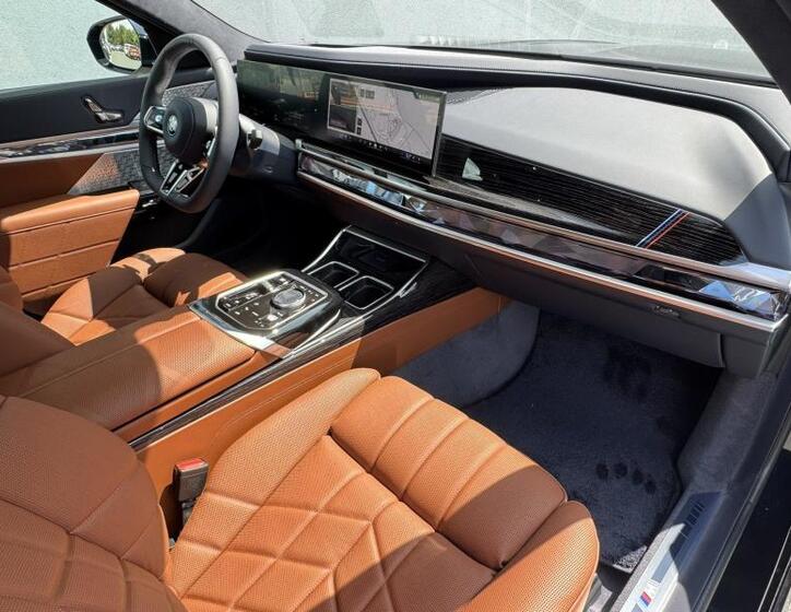 BMW i7 9
