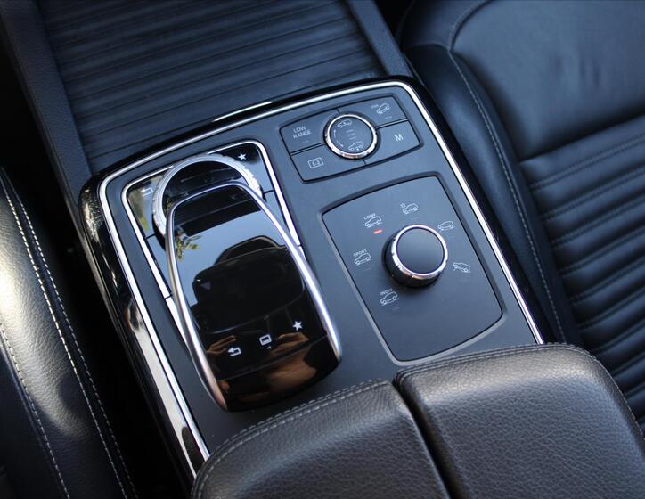 Mercedes-Benz GLS 29
