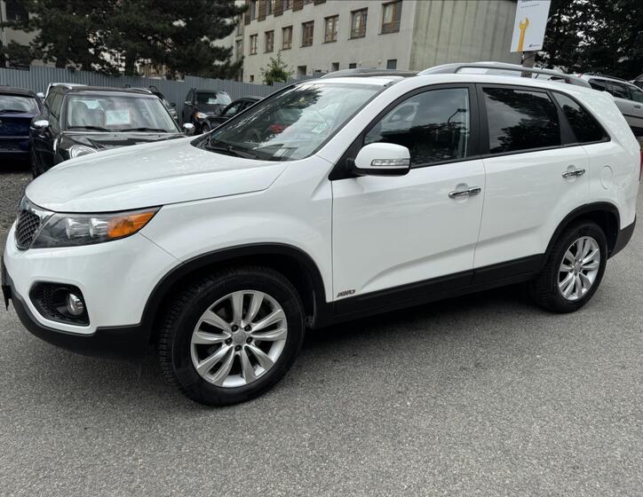 KIA Sorento 4