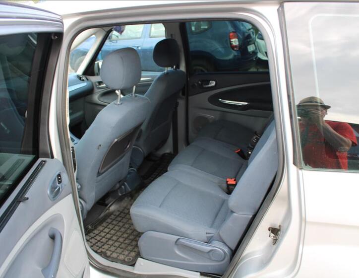 Ford Galaxy 11