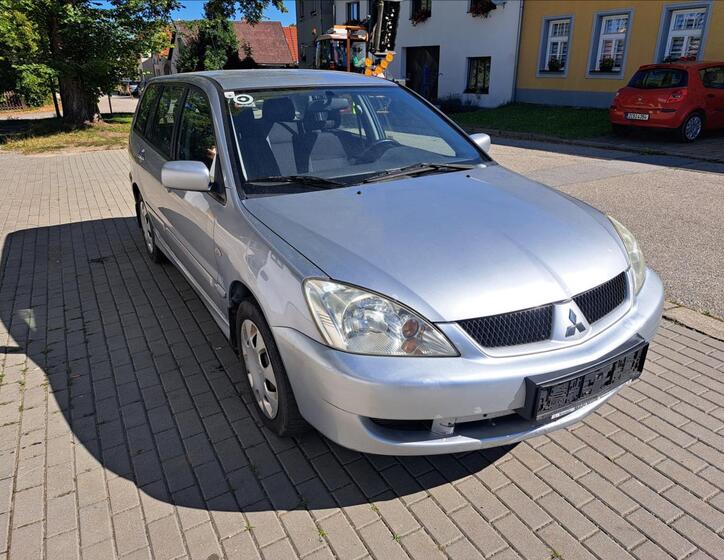 Mitsubishi Lancer 1