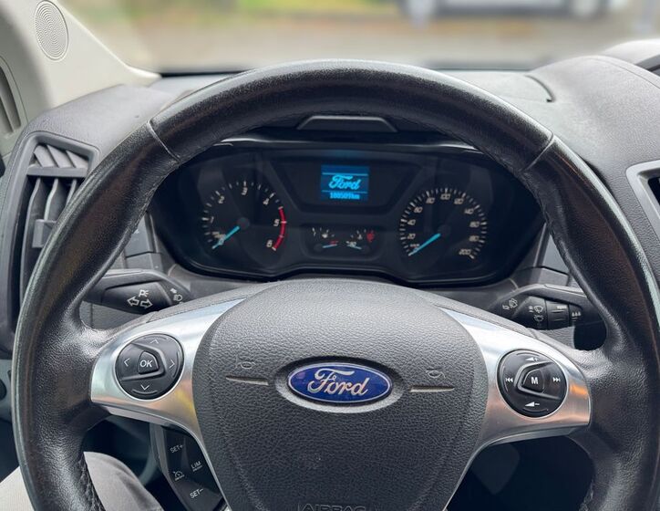 Ford Transit 8