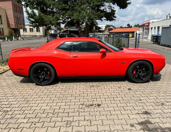 Dodge Challenger 5