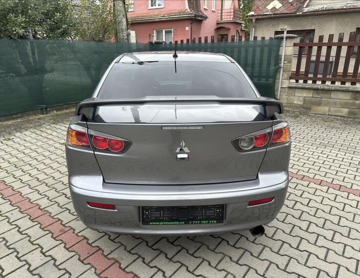 Mitsubishi Lancer 6