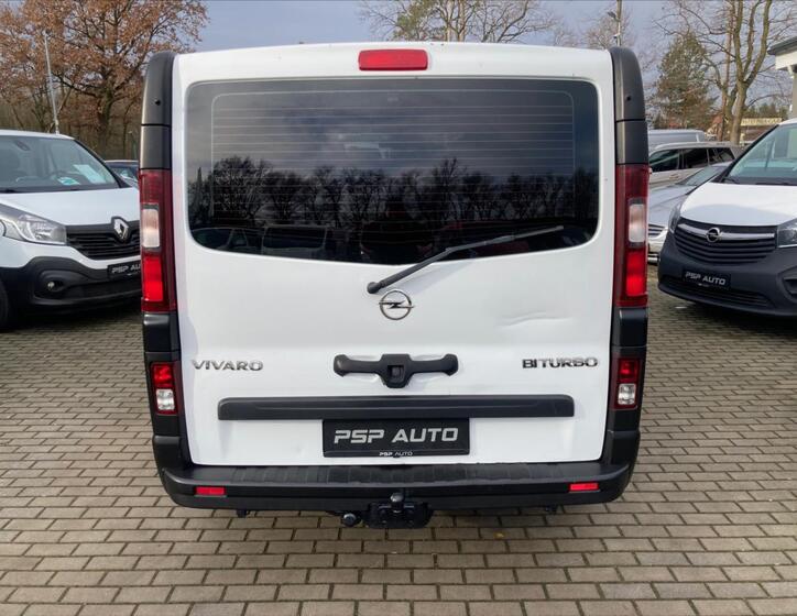 Opel Vivaro 9