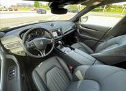 Maserati Levante 16