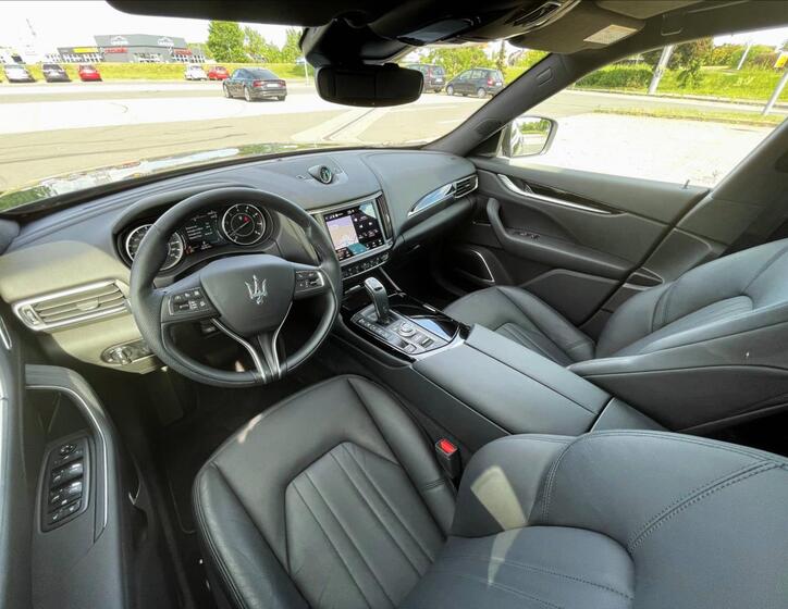 Maserati Levante 16
