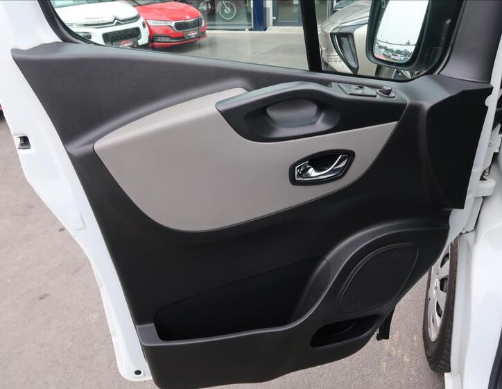 Renault Trafic 19