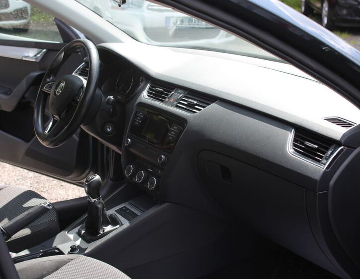 Škoda Octavia 16