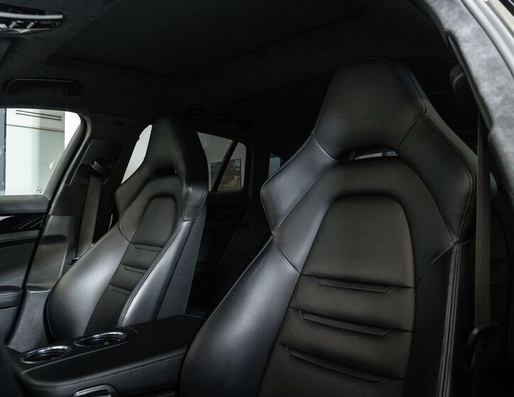Porsche Panamera 7