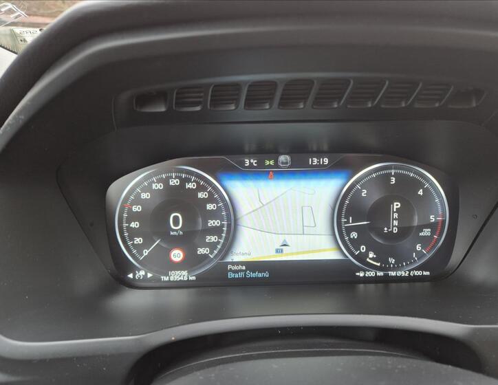 Volvo XC90 17