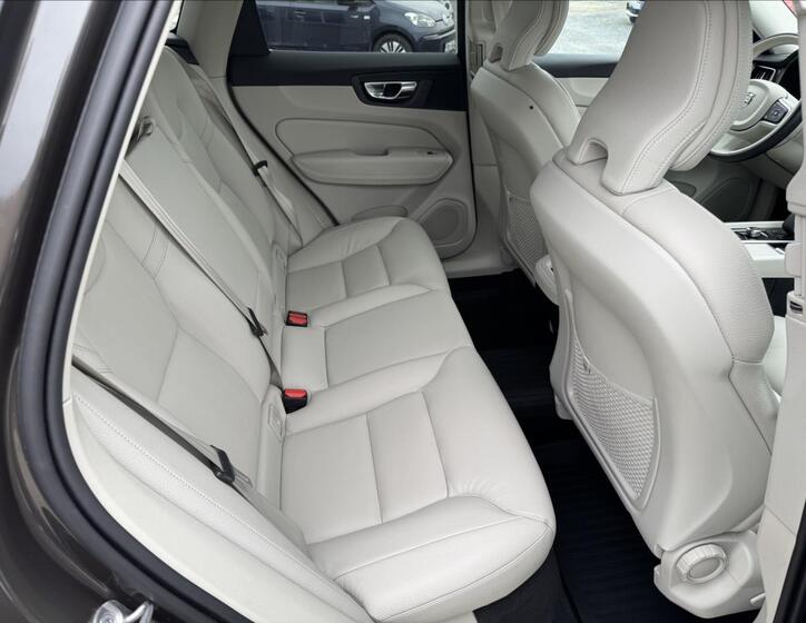 Volvo XC60 11