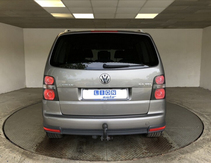 Volkswagen Touran 6