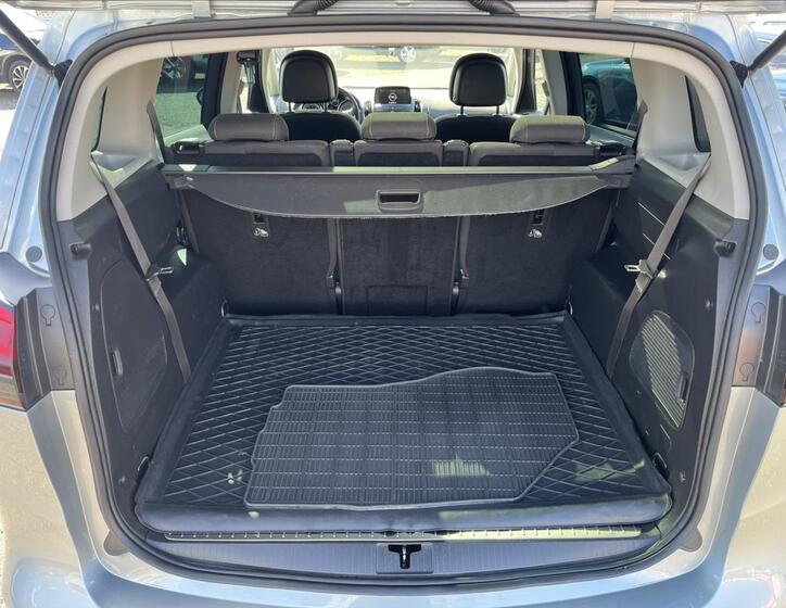 Opel Zafira 21