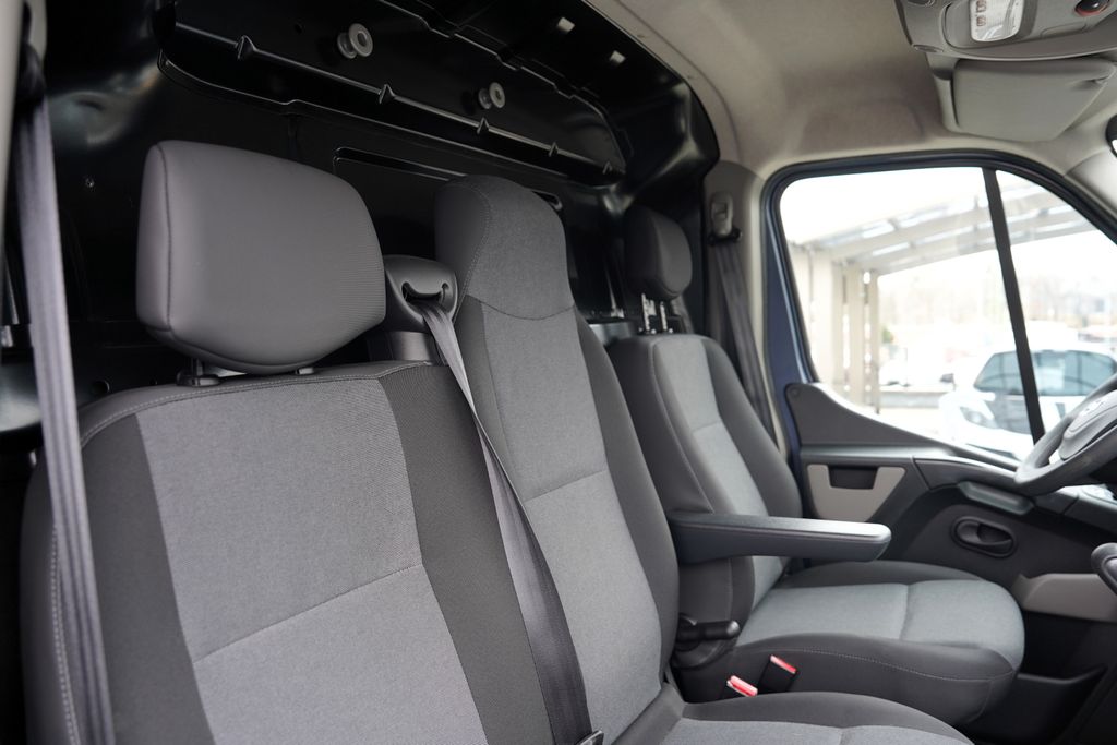 Nissan NV400