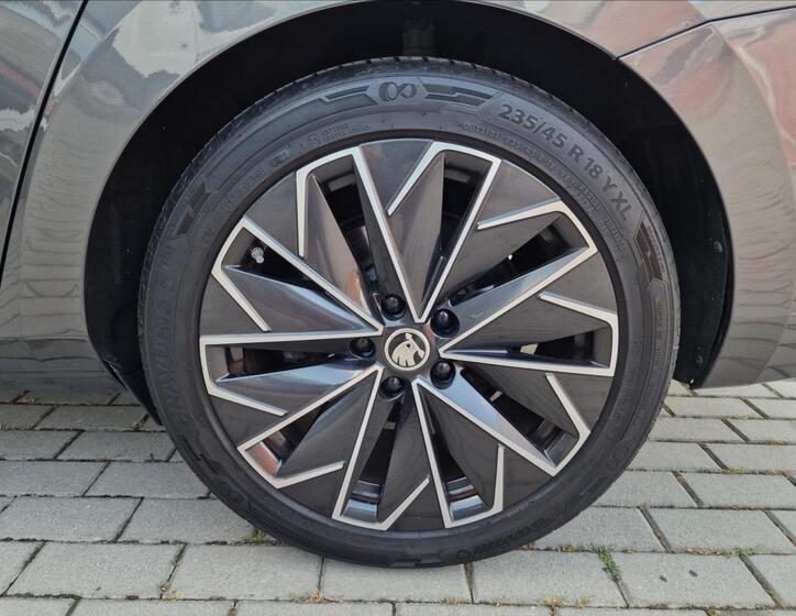 Škoda Superb 44