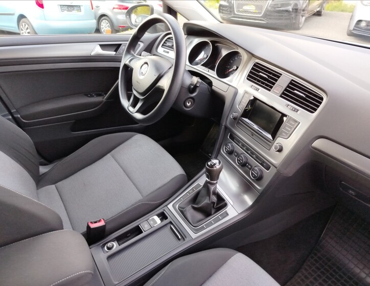 Volkswagen Golf 31