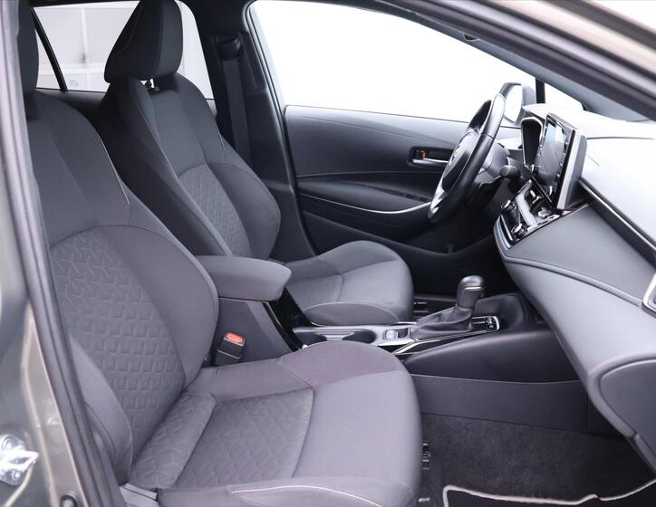 Toyota Corolla 13