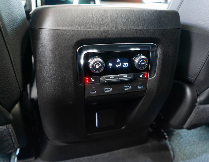 GMC Yukon 43